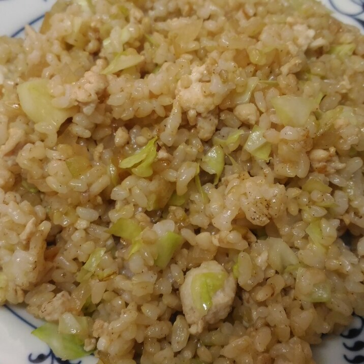 鶏ひき肉とキャベツの和風チャーハン